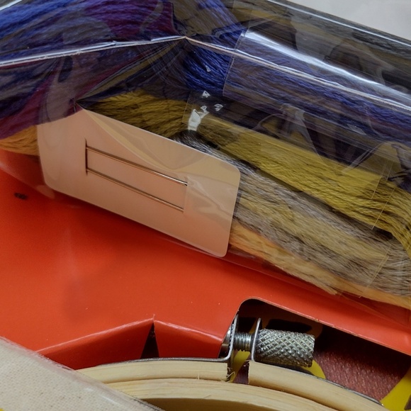 Bob Ross Embroidery Sewing Kit / Bob Ross Embroidery Designs / Complete Kit - Picture 6 of 12